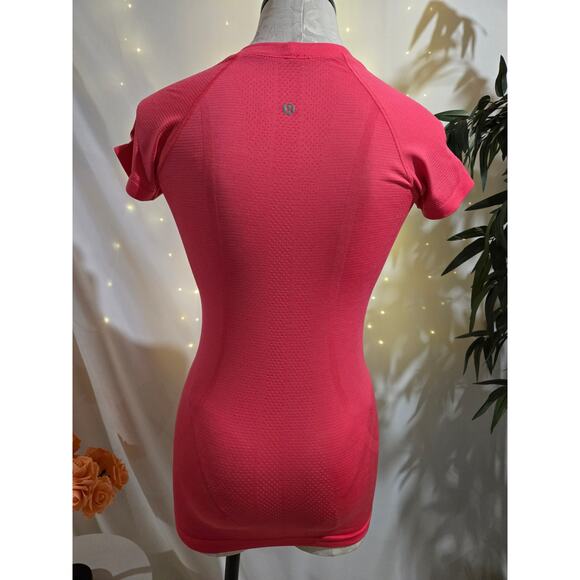 Lululemon Swiftly Tech Short-Sleeve Crew Shirt 2.0 Womens Size 2 Hot Pink Active - Picture 2 of 9